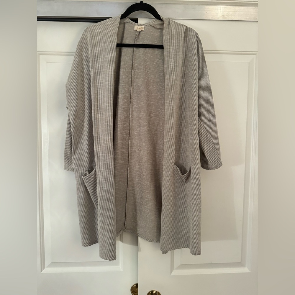 One Size Open Sweater - Picture 1 of 3